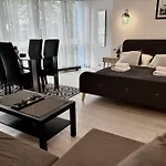 Apartament Al-dom Awangardia 211, W Dzielnicy Uzdrowiskowej, 300m Do Morza