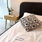 Al-dom Awangardia 211, W Dzielnicy Uzdrowiskowej, 300m Do Morza